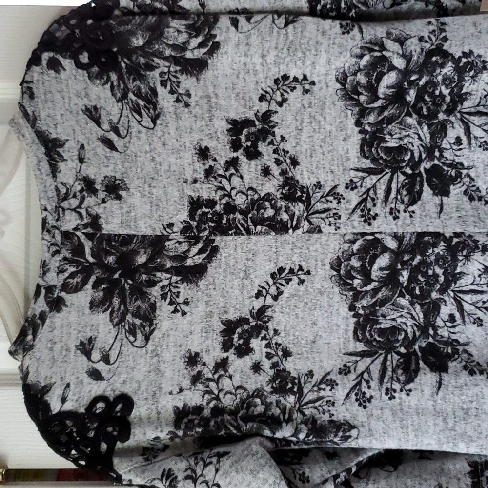 Women's Winter Dress - Size M - Picture 6 of 9